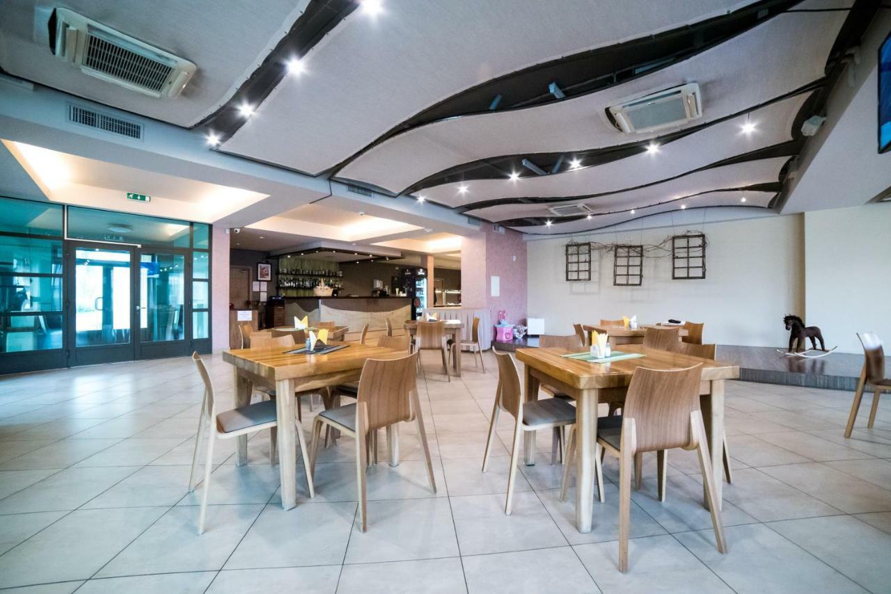 提格拉酒店 Priekuļi 外观 照片
